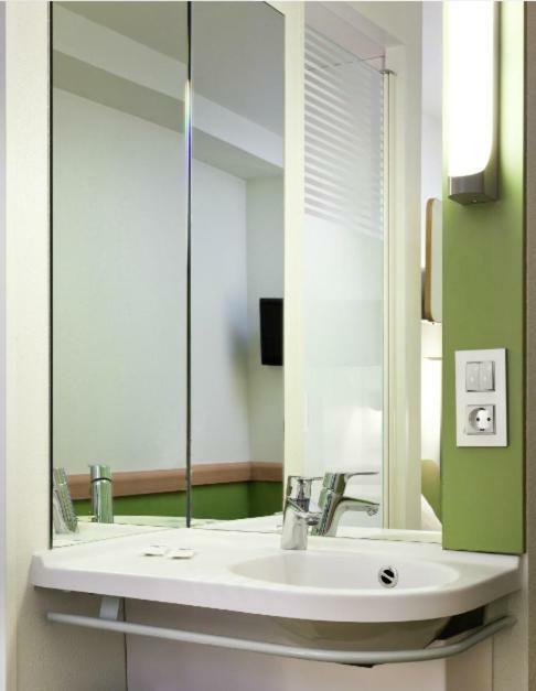 בראדפורד Ibis Budget Bradford מראה חיצוני תמונה
